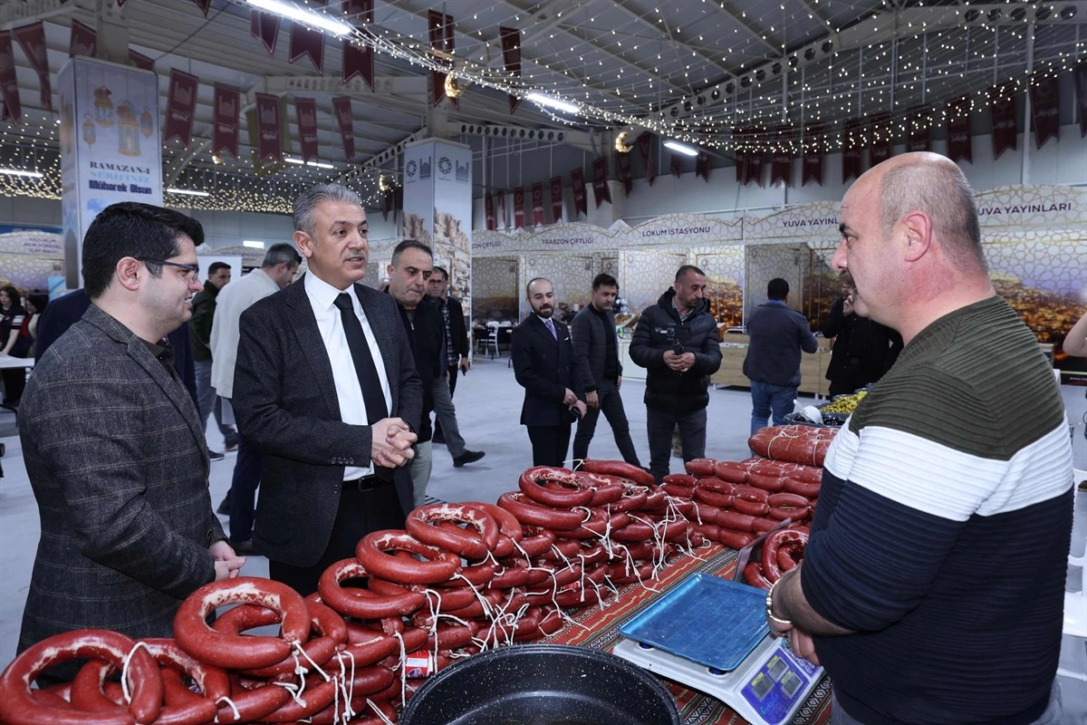 Mardin'de Valilik ve Büyükşehir Belediyesi tarafından Ramazan Sokağı açıldı